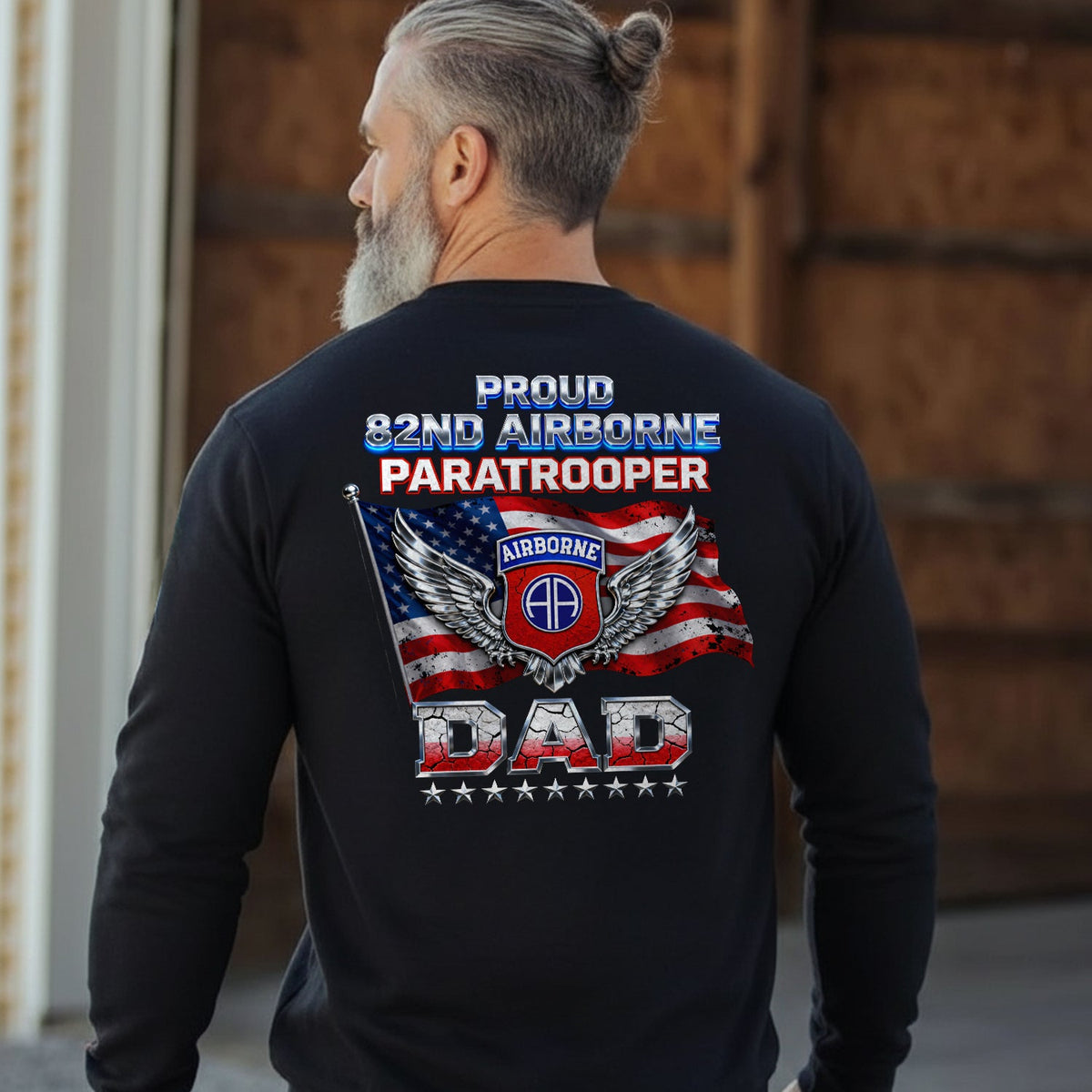 Proud 82nd Airborne Paratrooper Dad US Sweatshirt product image 2